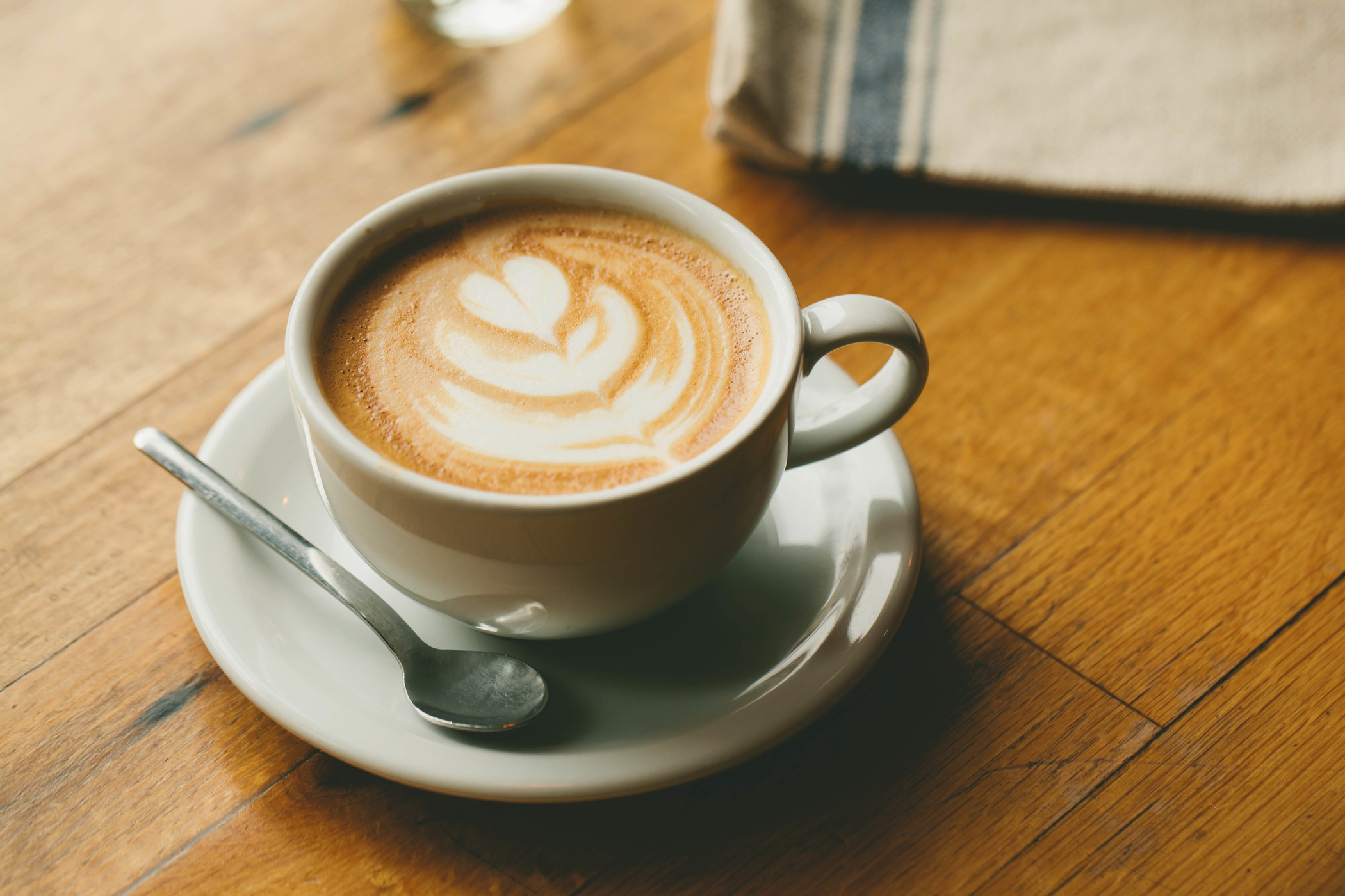 Jak ze své denní dávky kávy (a kofeinu) dostat co nejvíce