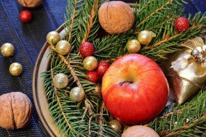 Vánoce, ořechy, jablko
