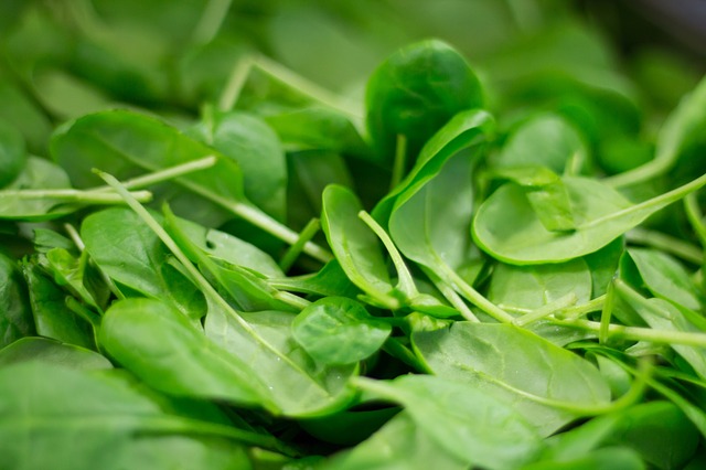 Špenát, listová zelenina a zelené potraviny - zdroj železa