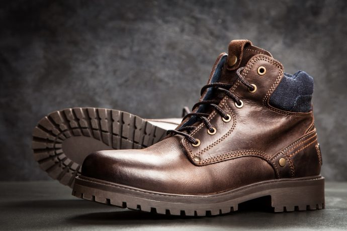 Sandále, polobotky nebo holínky – kterou pracovní obuv si vybrat?
